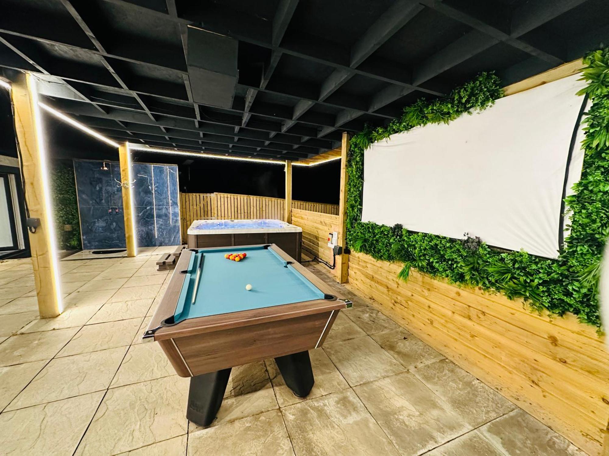 Nether Newton - Sleeps 12, Hottub, Sauna, Private Garden Newmilns Zewnętrze zdjęcie